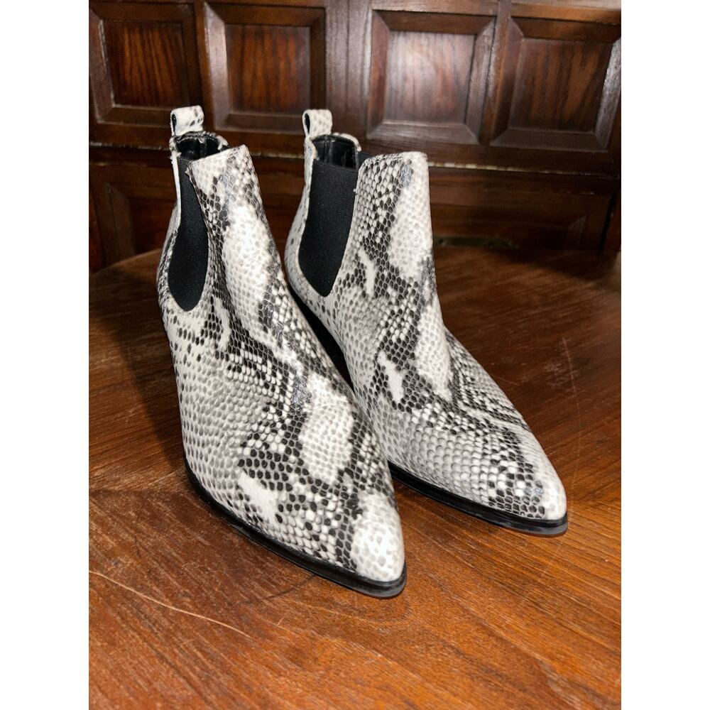 Blondo Snake Embossed  Chelsea  B6650 195 Mob Wife Edgy WaterProof Ankle Boots